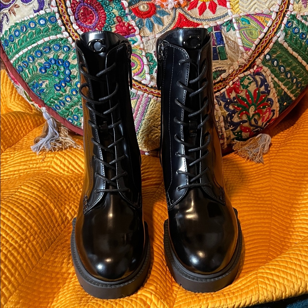 Coach Leighton Black High Shine Leather Ankle Boots Size 10 - Picture 3 of 17
